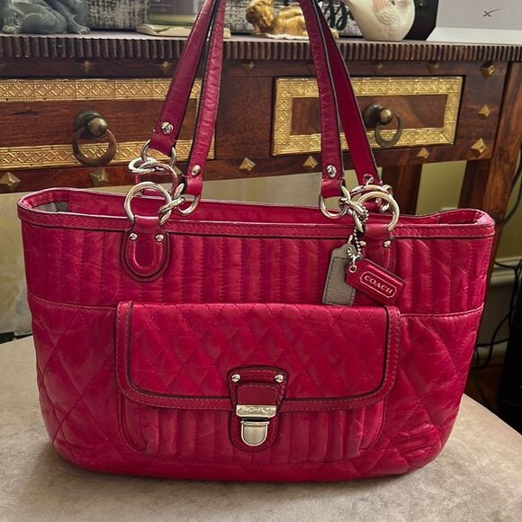VTG COACH Quilted Raspberry Leather Tote Purse - Picture 3 of 16